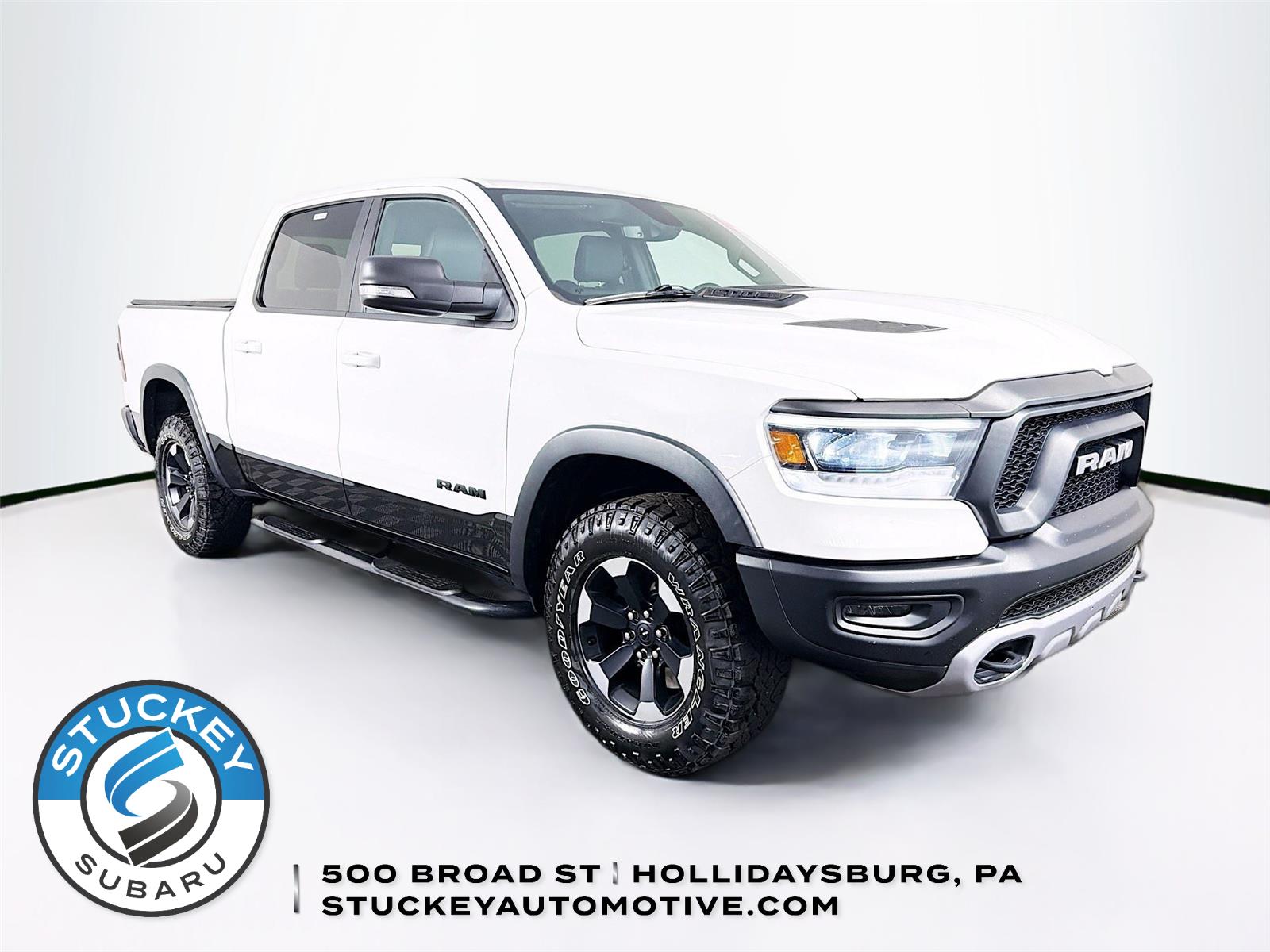 Bright White Clearcoat 2020 RAM 1500 Pickup Truck Four-Wheel Drive 8-Speed Automatic