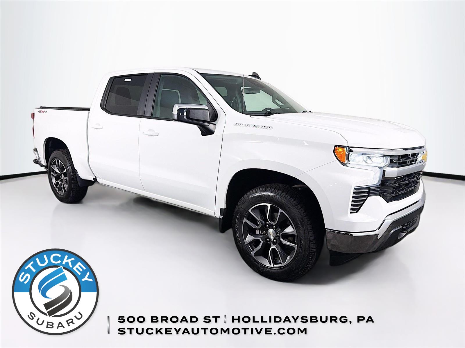 Summit White 2022 Chevrolet Silverado 1500 Pickup Truck Four-Wheel Drive 8-Speed Automatic