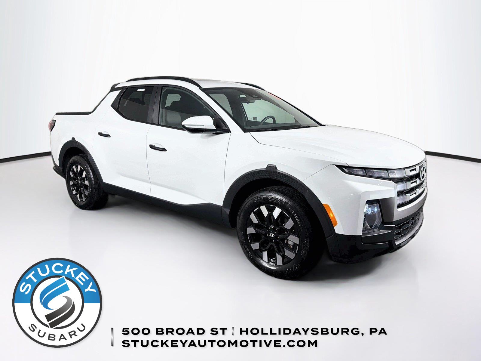 Atlas White 2025 Hyundai Santa Cruz Pickup Truck All-Wheel Drive Automatic