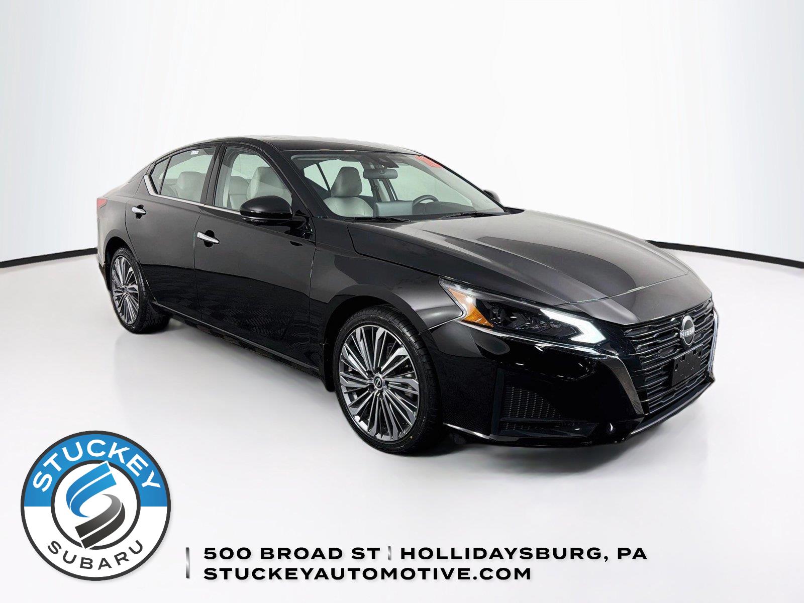 Super Black 2023 Nissan Altima Sedan All-Wheel Drive Continuously Variable Transmission