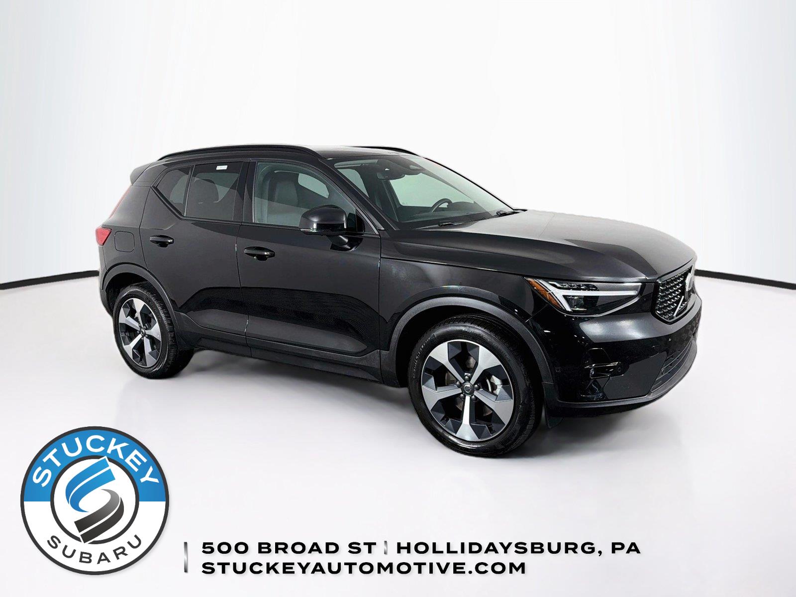  2026 Volvo XC40 B5 Plus AWD   