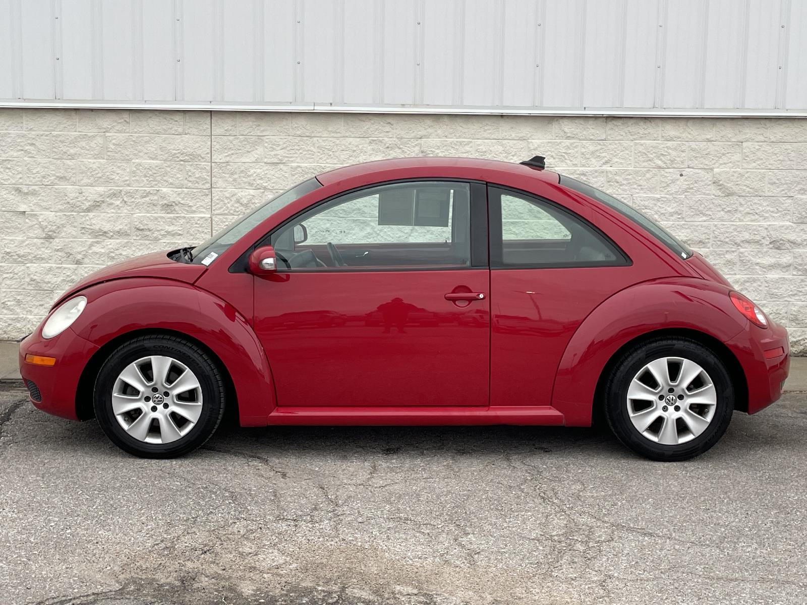 Used 2010 Volkswagen New Beetle Coupe Final Edition Coupe for sale in Lincoln NE