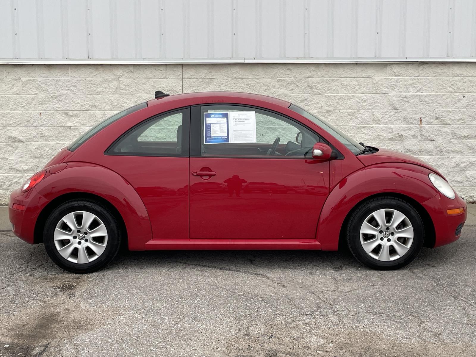 Used 2010 Volkswagen New Beetle Coupe Final Edition Coupe for sale in Lincoln NE