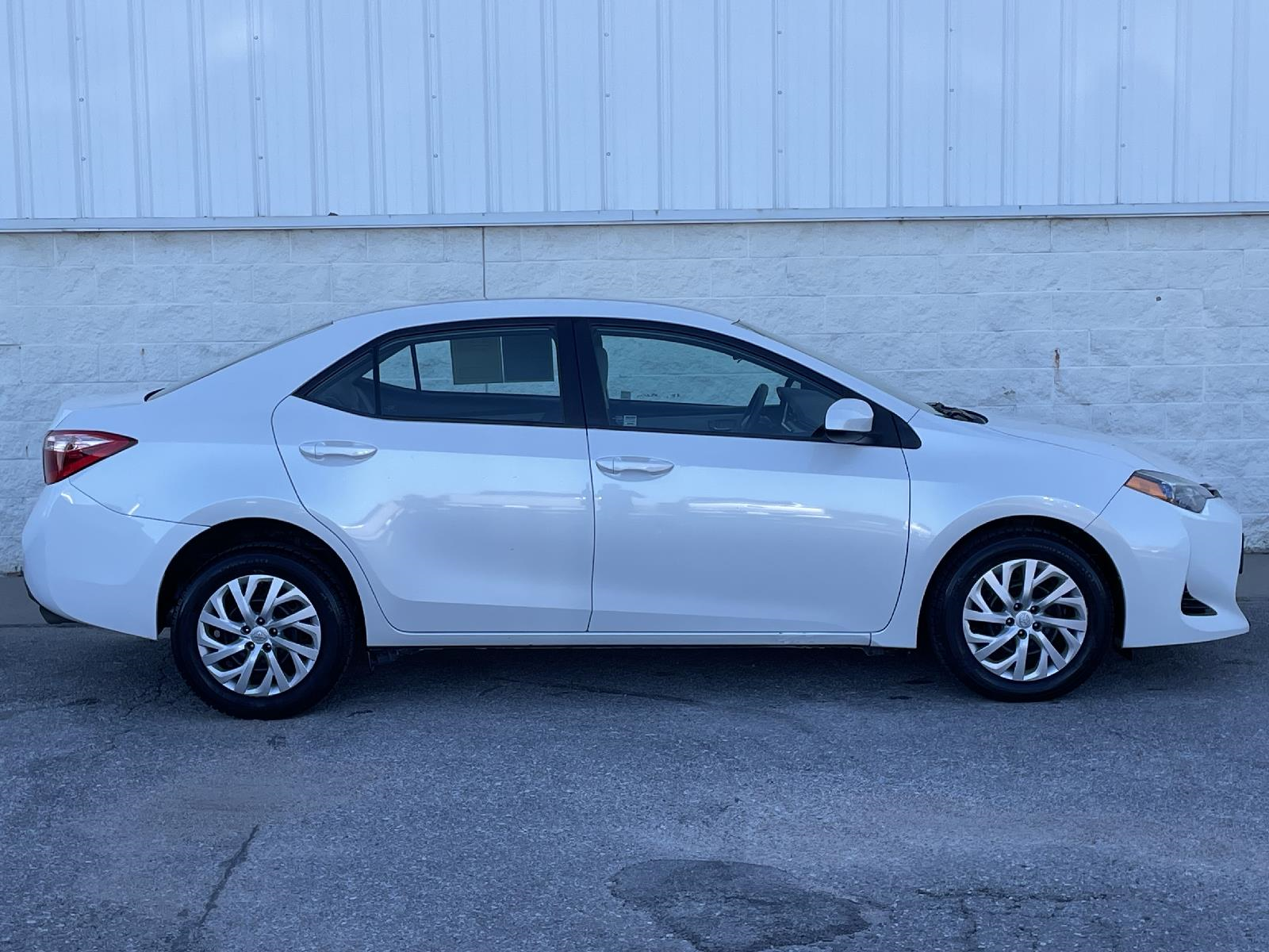 Used 2018 Toyota Corolla LE Sedan for sale in Lincoln NE