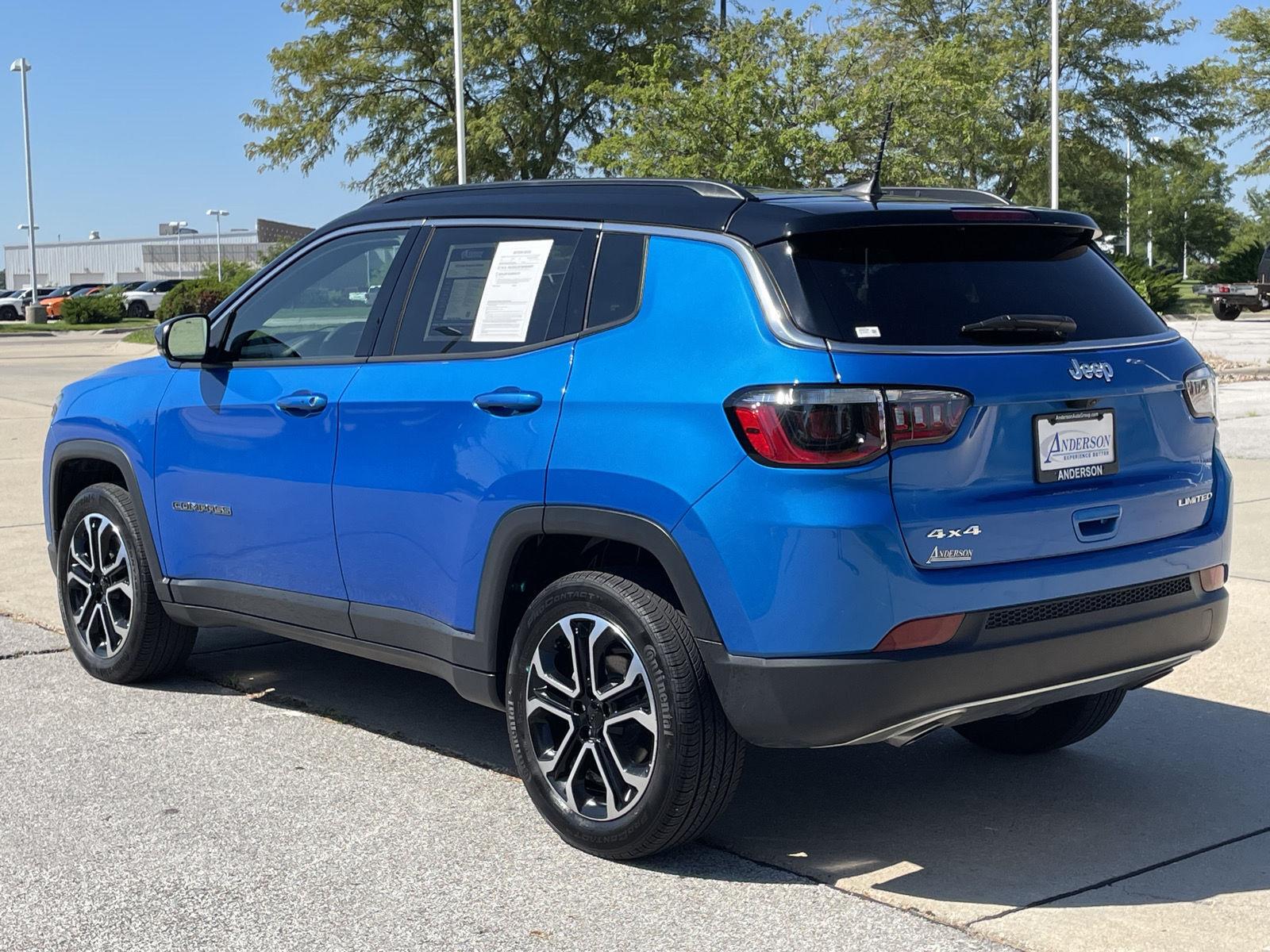 Vehicle photo 9