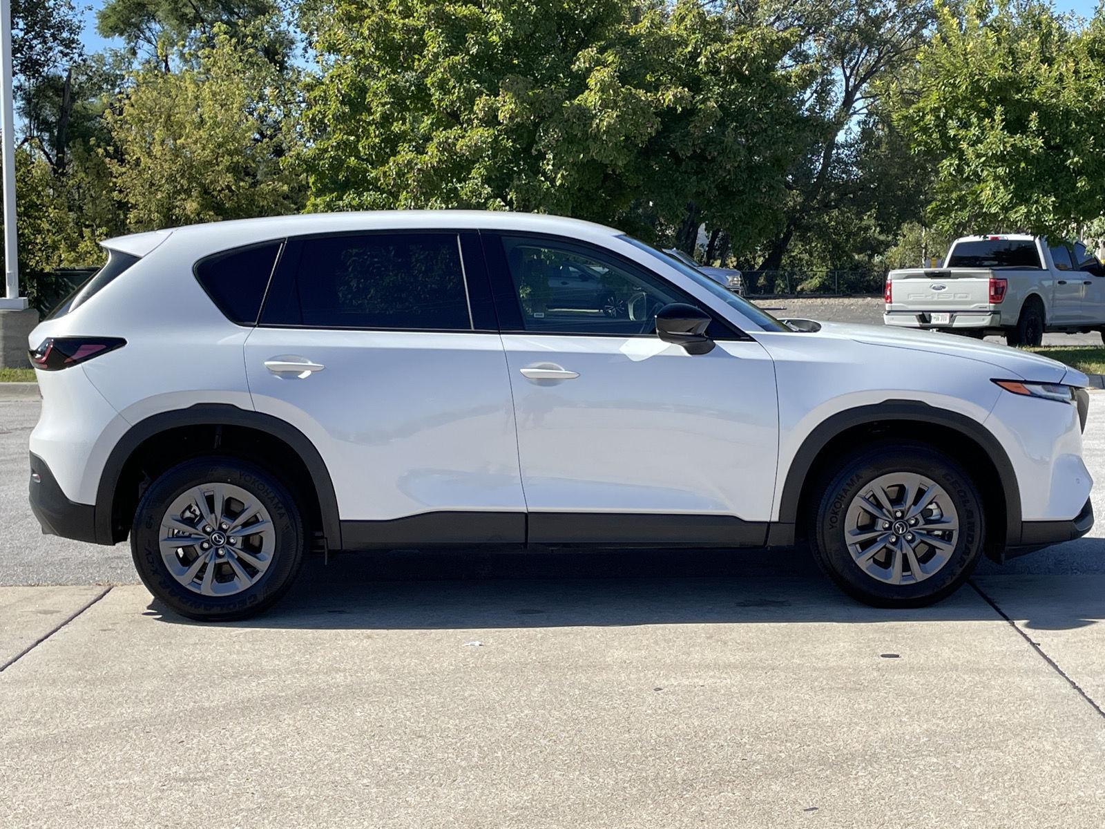 Vehicle photo 6