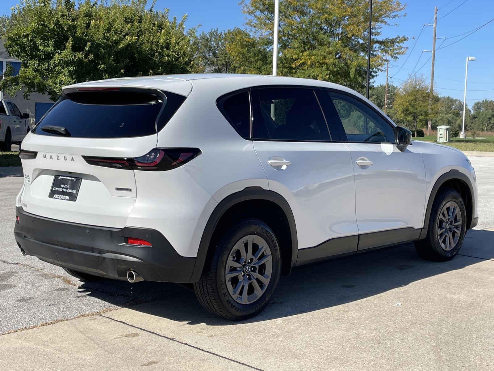 Vehicle photo 7
