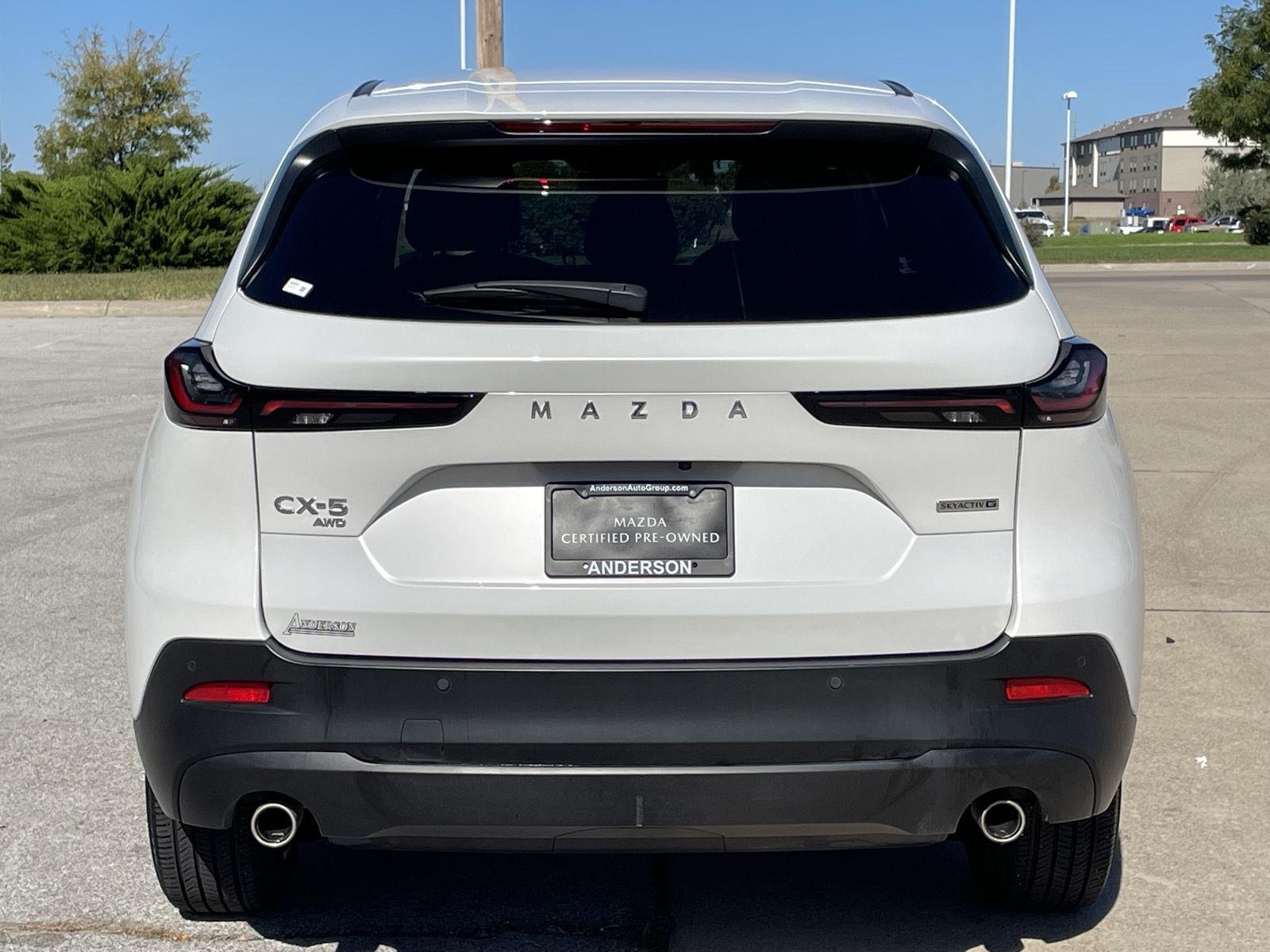 Vehicle photo 8
