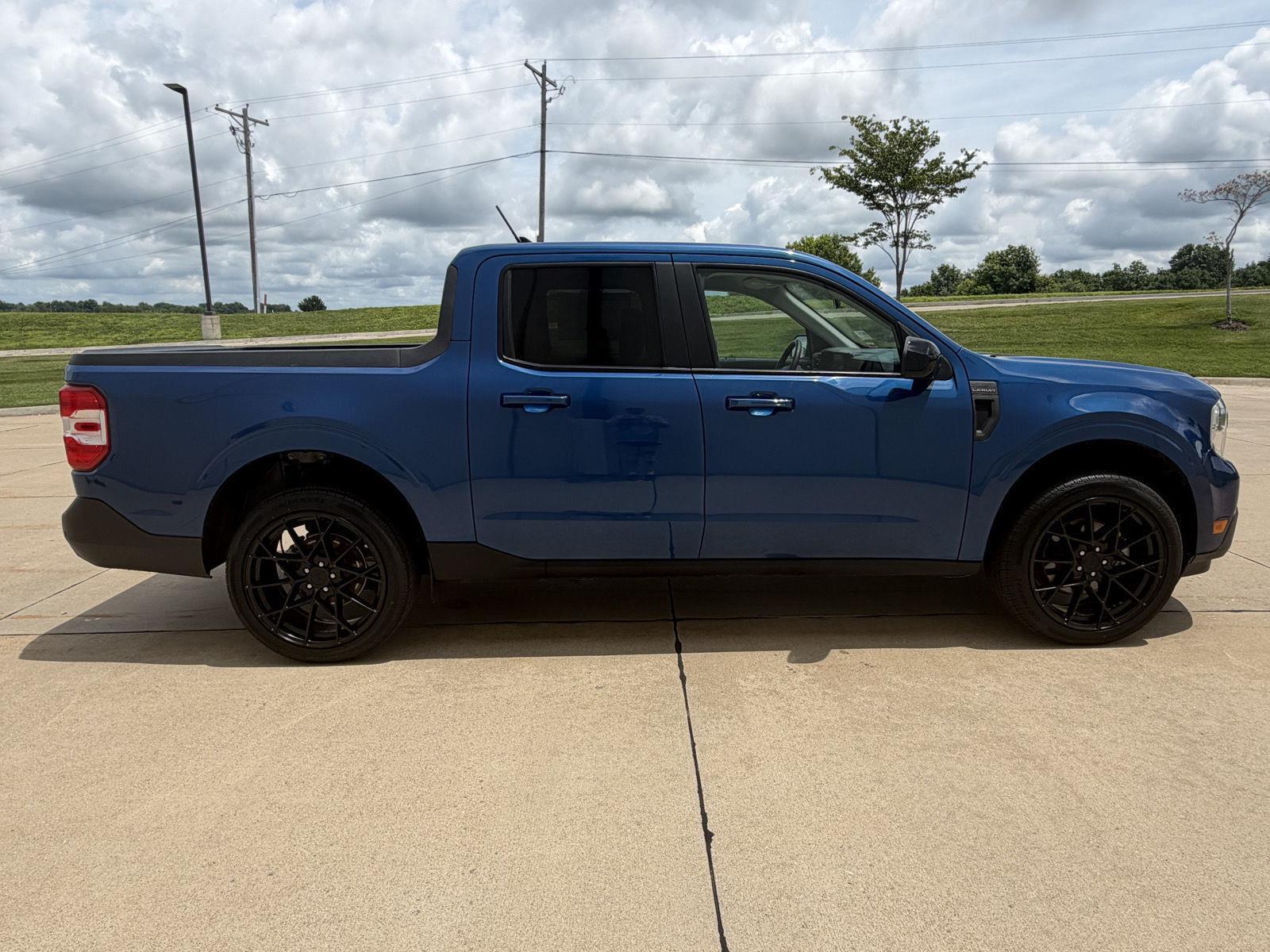 Vehicle photo 4
