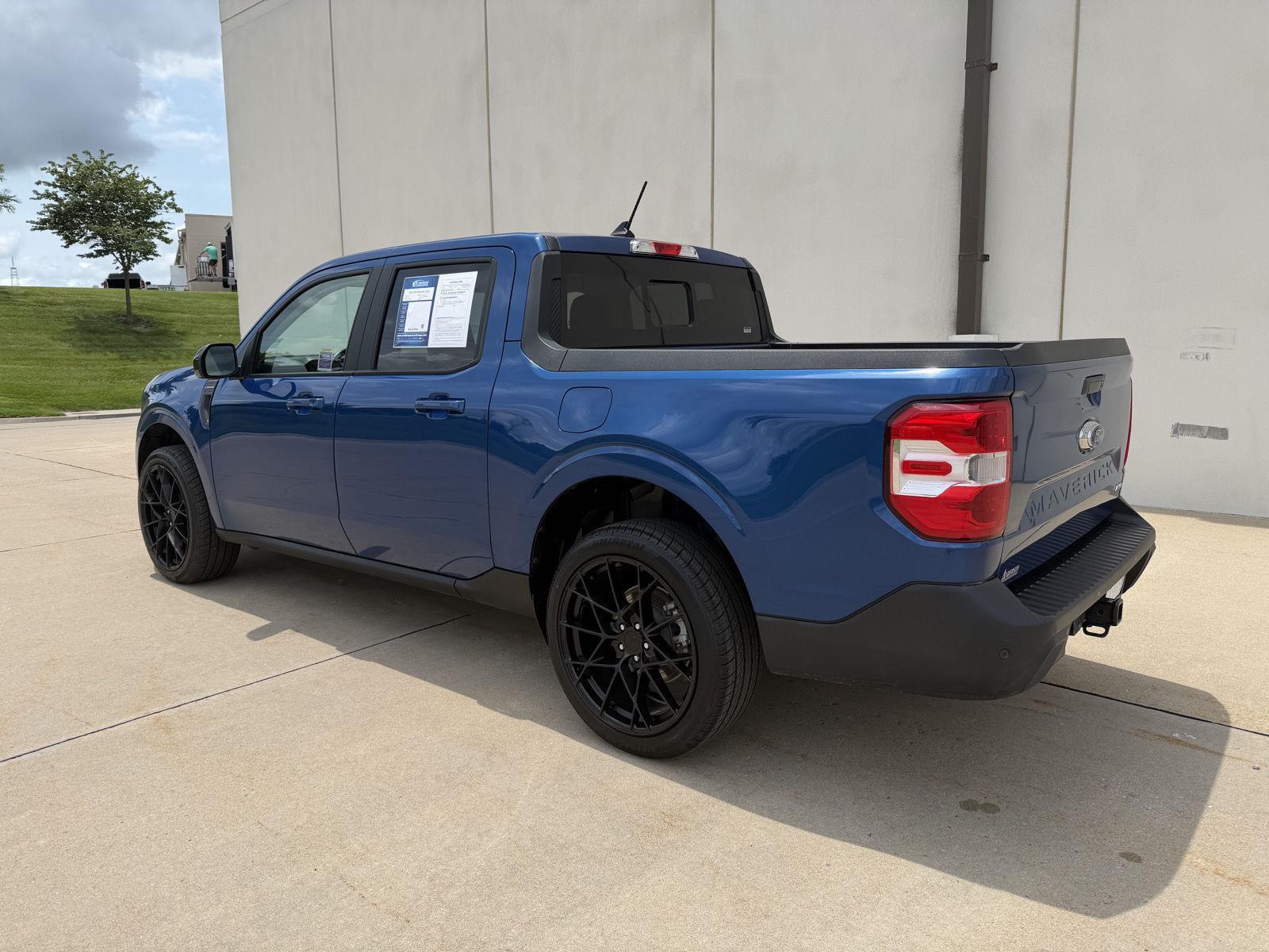 Vehicle photo 7
