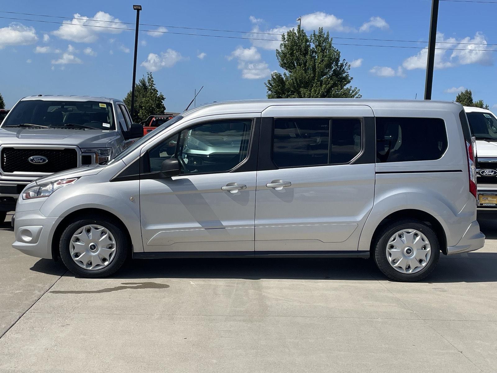 Vehicle photo 2