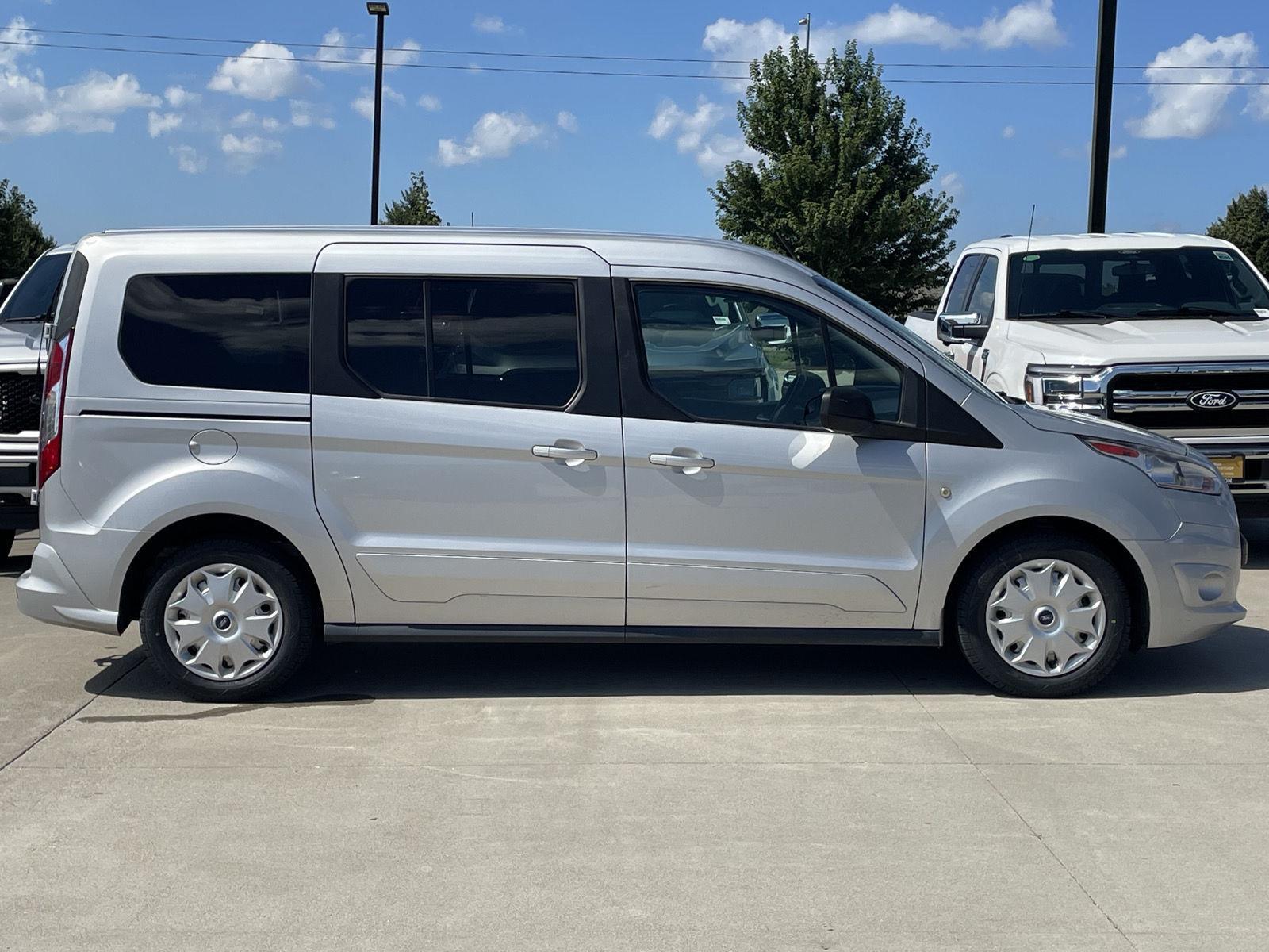 Vehicle photo 6