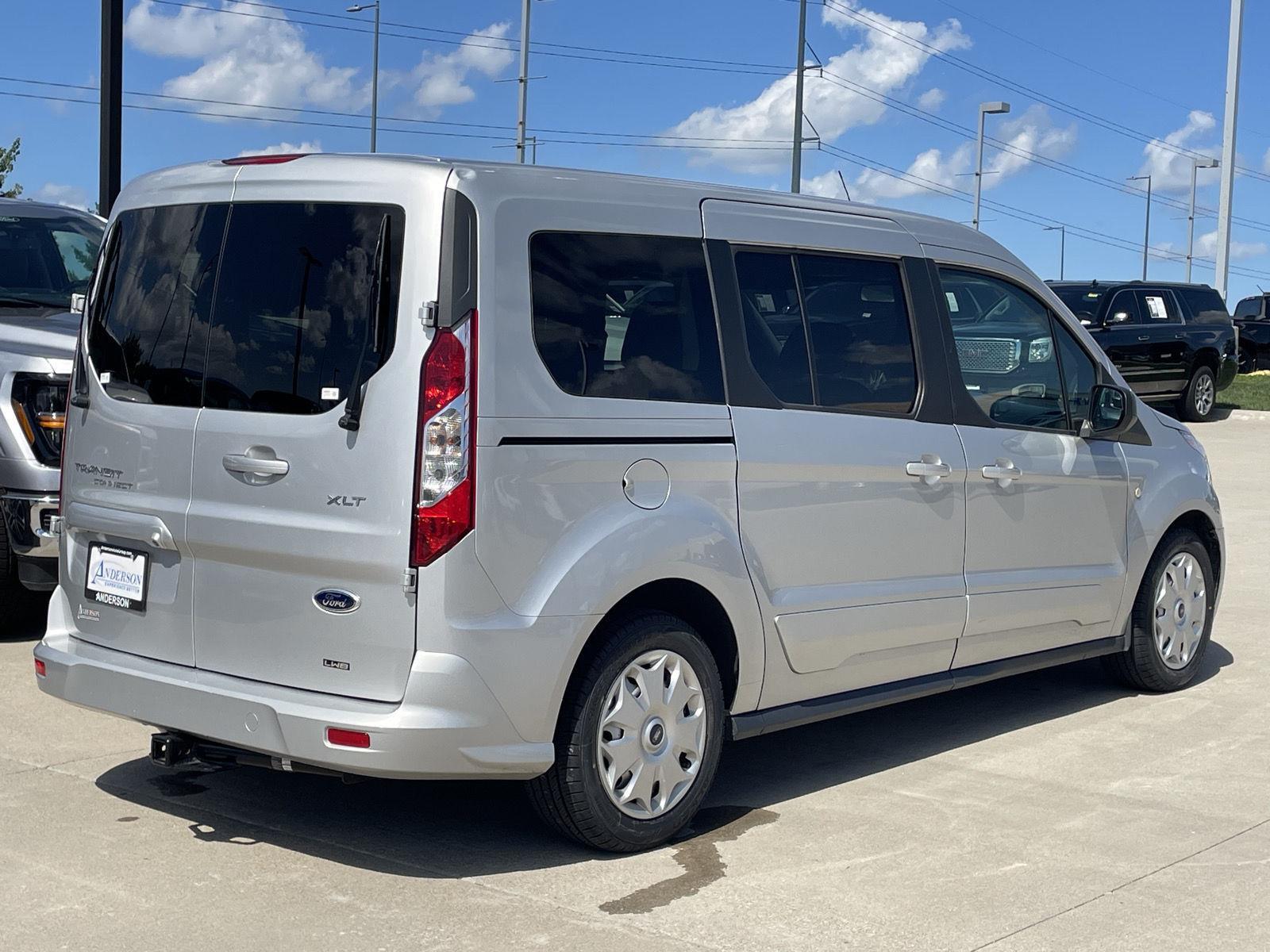 Vehicle photo 7