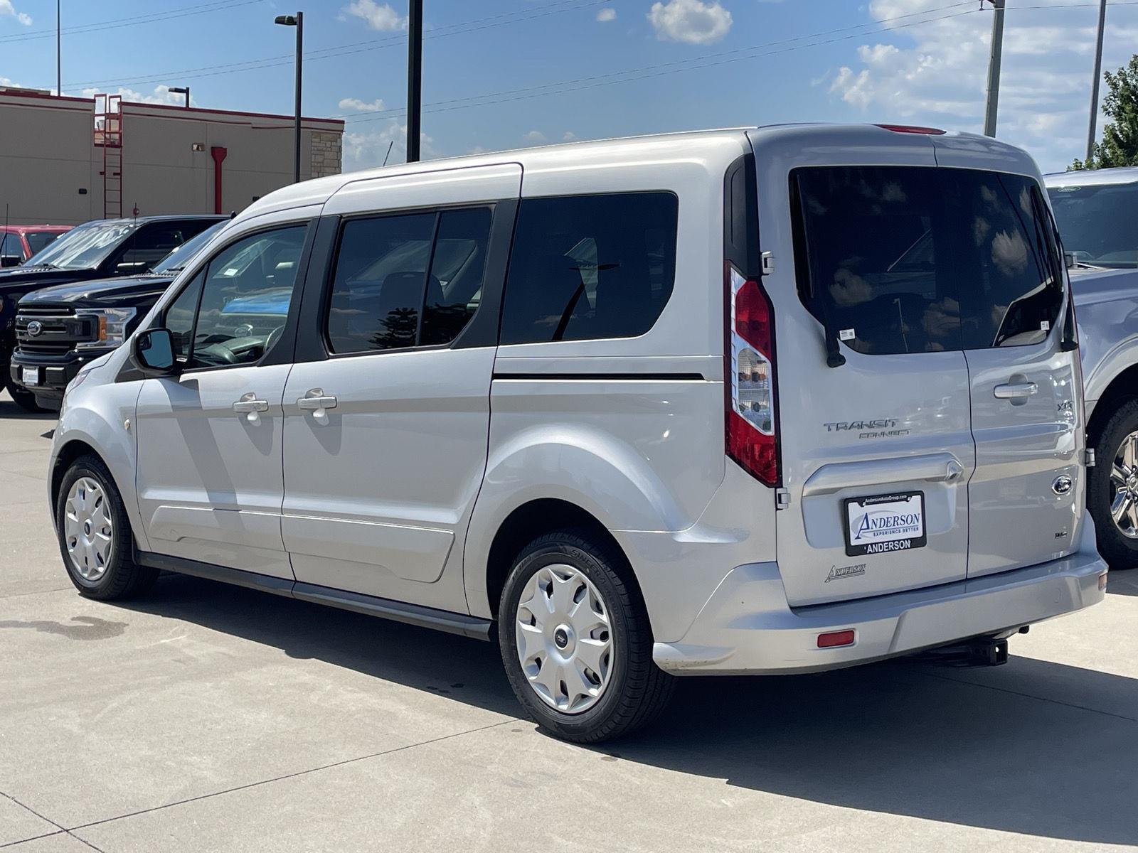 Vehicle photo 9