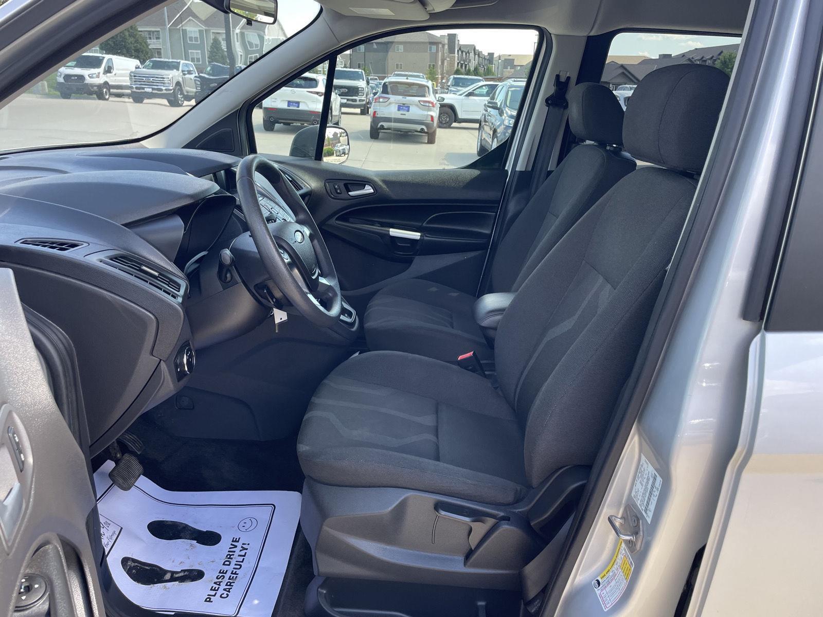 Vehicle photo 16