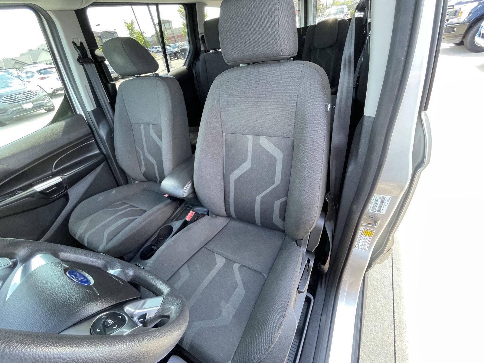 Vehicle photo 17
