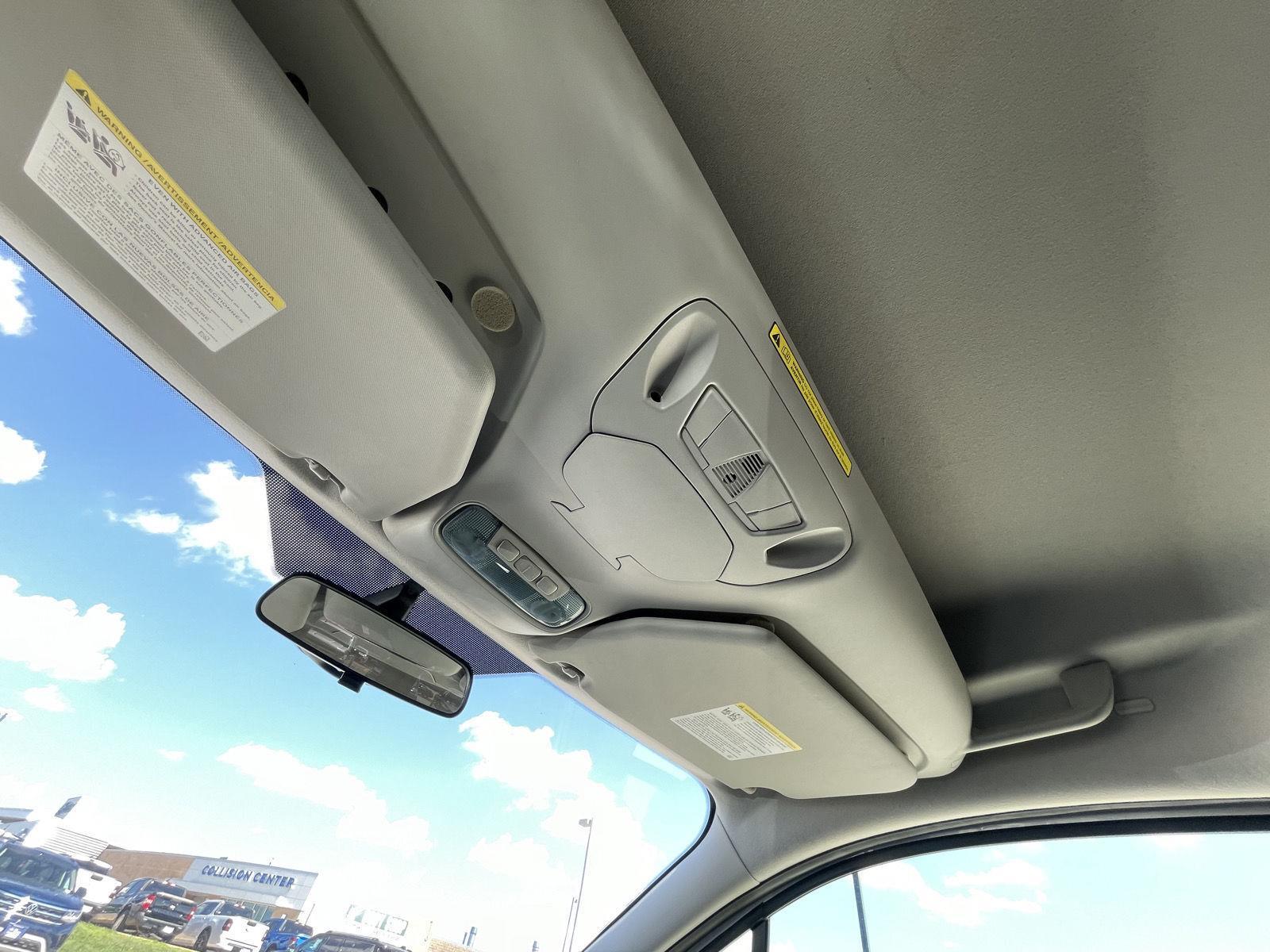 Vehicle photo 21