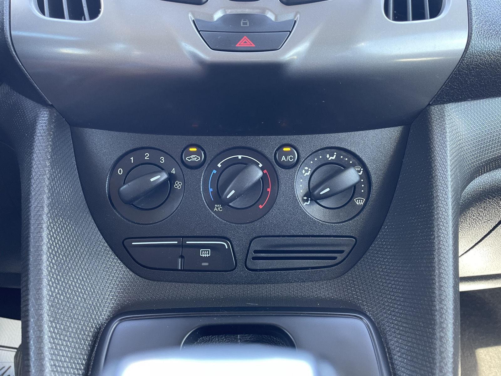 Vehicle photo 25