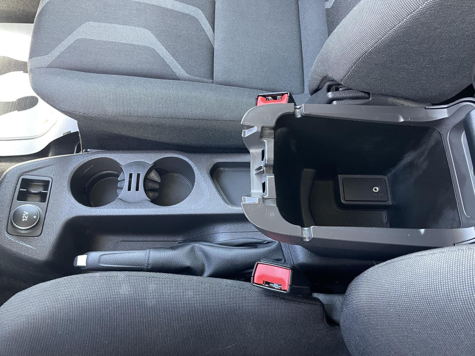 Vehicle photo 28