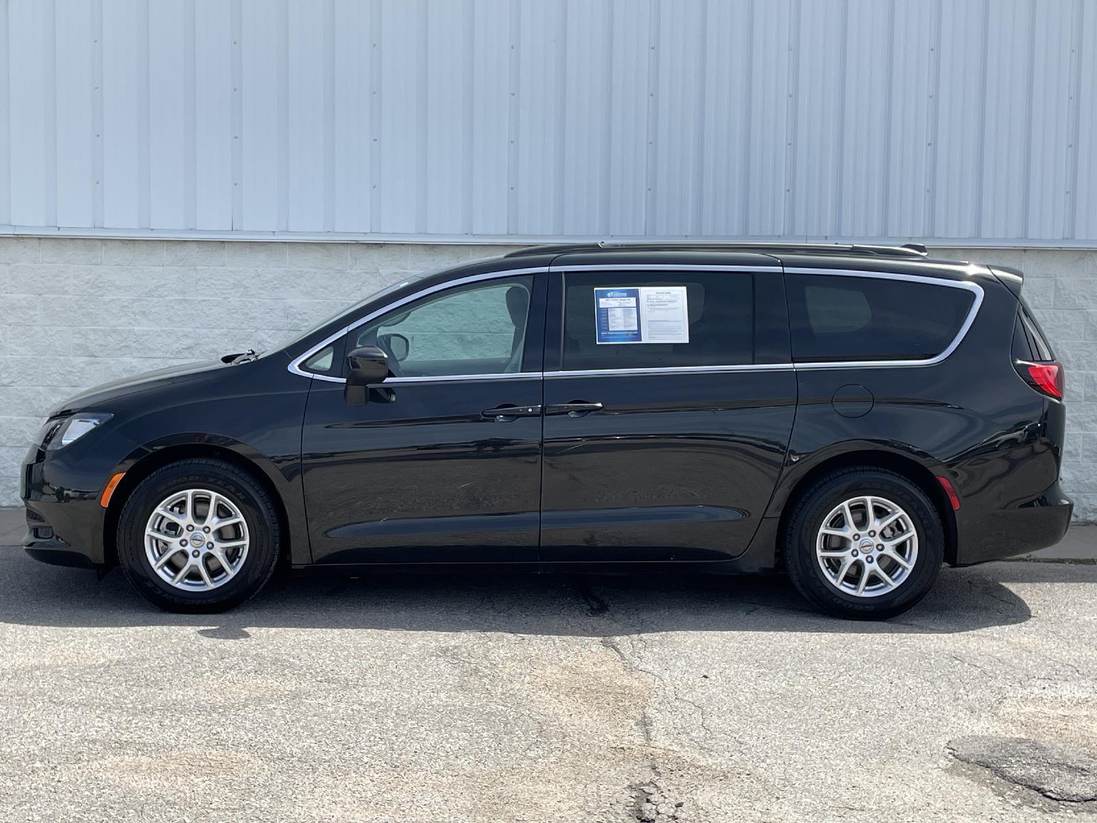 Used 2021 Chrysler Voyager LXI Minivans for sale in Lincoln NE