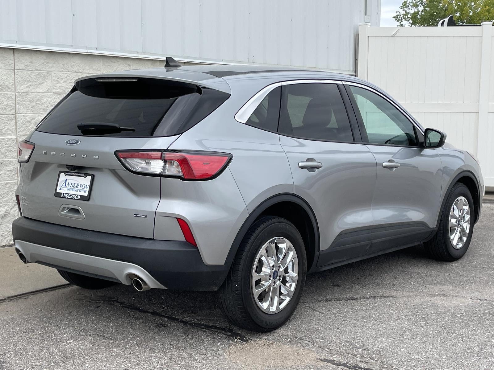 Used 2021 Ford Escape SE Hybrid SUV for sale in Lincoln NE