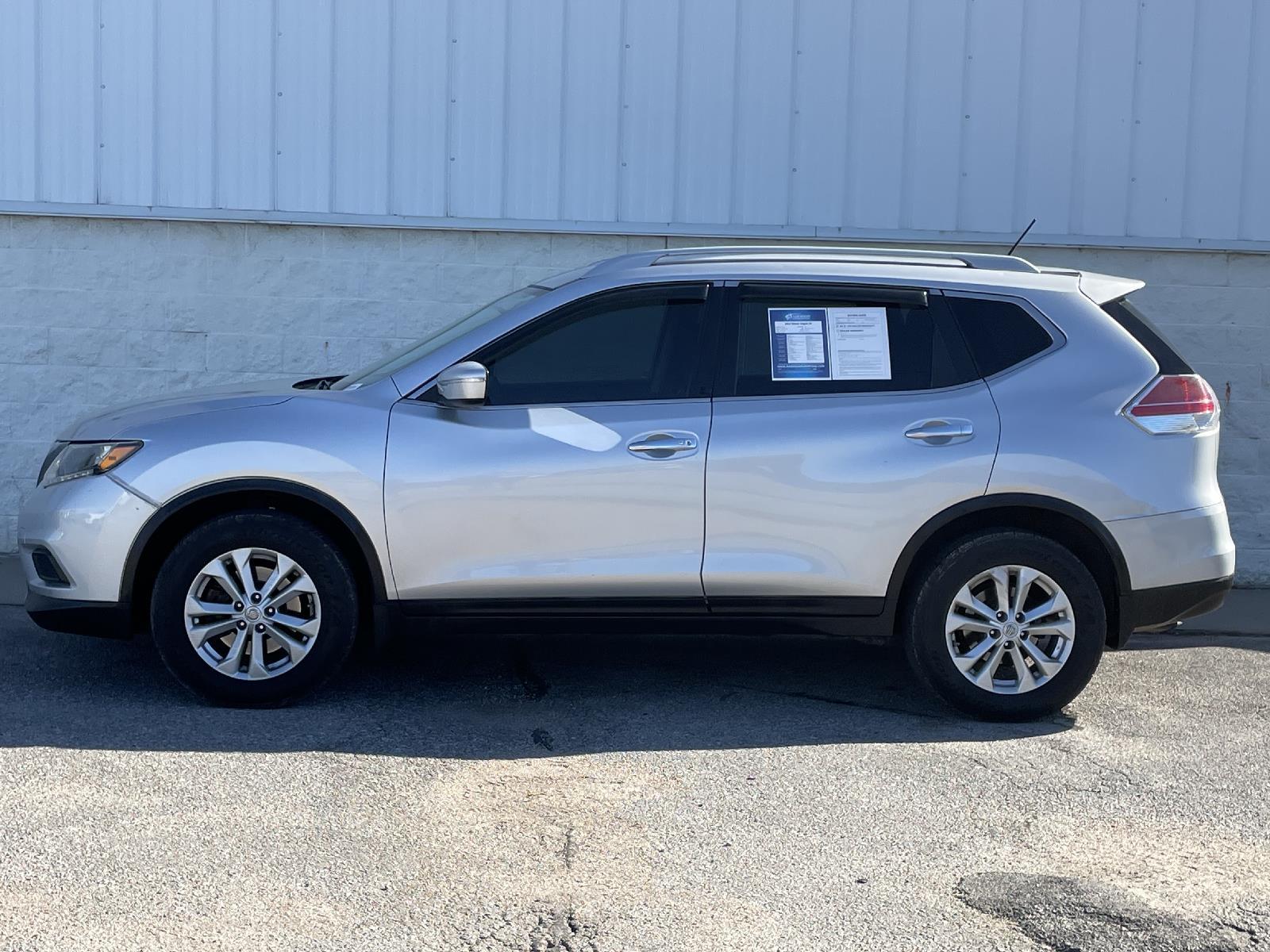 Used 2014 Nissan Rogue SV SUV for sale in Lincoln NE