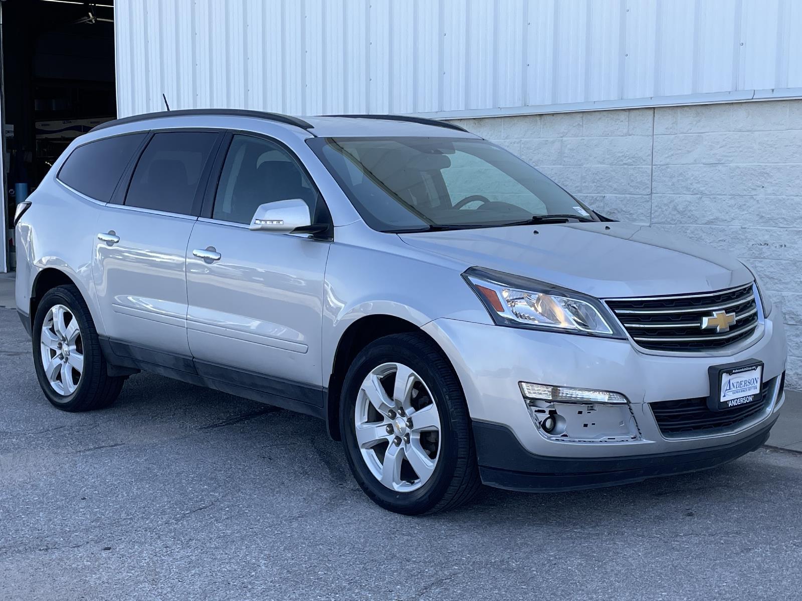 Used 2017 Chevrolet Traverse LT SUV for sale in Lincoln NE