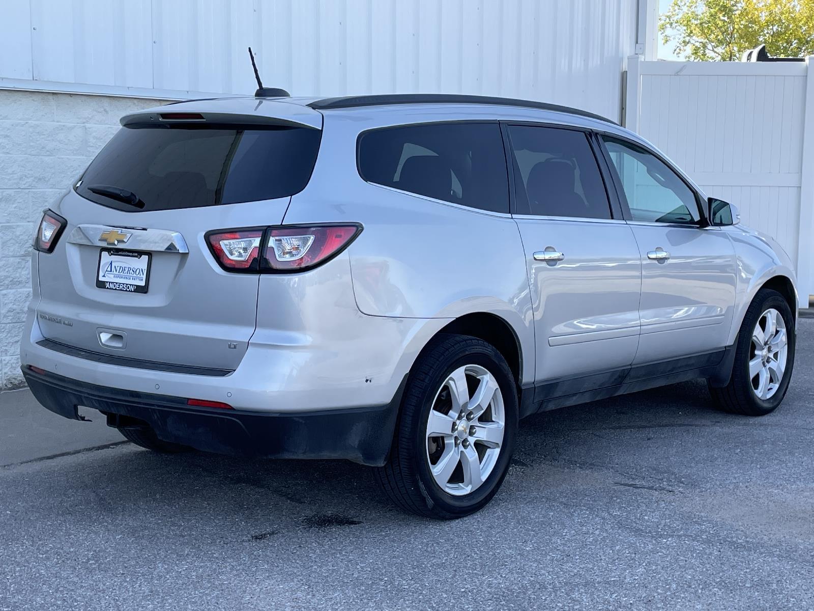 Used 2017 Chevrolet Traverse LT SUV for sale in Lincoln NE