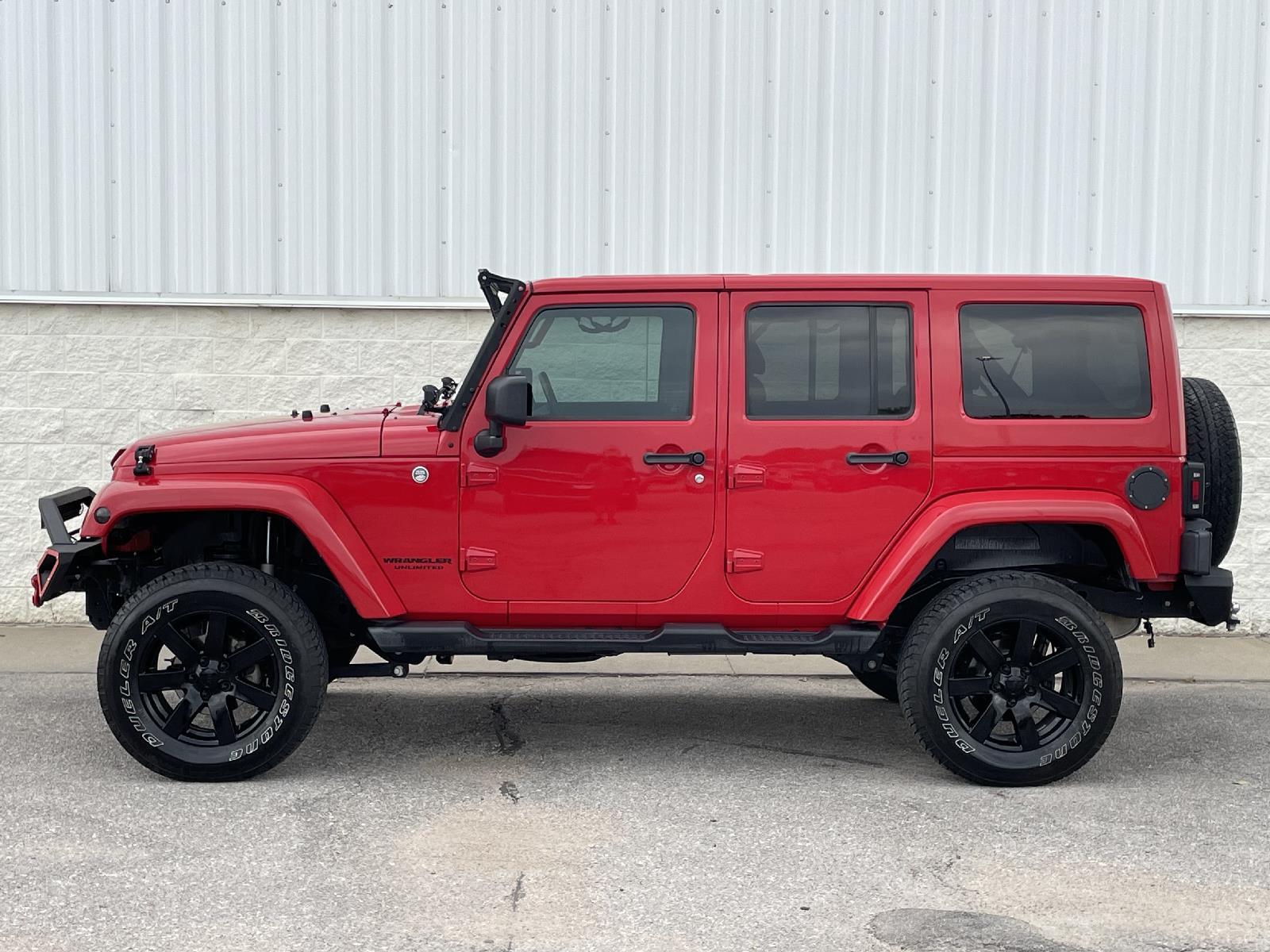 Used 2014 Jeep Wrangler Unlimited Sahara SUV for sale in Lincoln NE