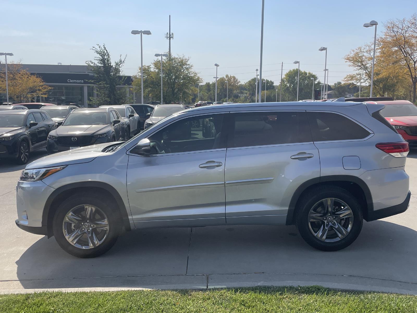 Used 2017 Toyota Highlander Limited Platinum SUV for sale in Lincoln NE