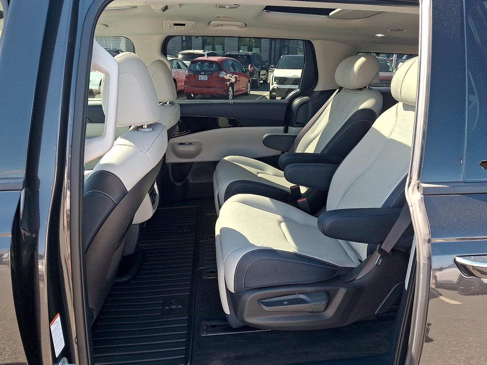 Used 2026 Kia Carnival Van