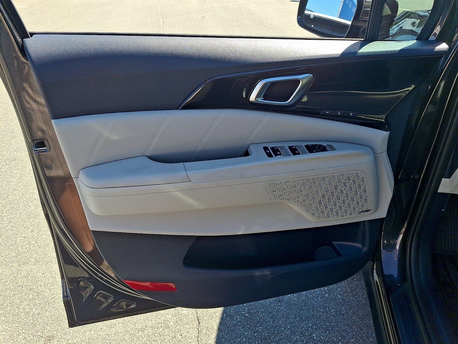 Used 2026 Kia Carnival Van