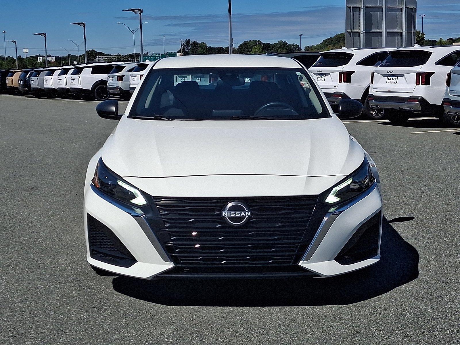 Used 2025 Nissan Altima Sedan