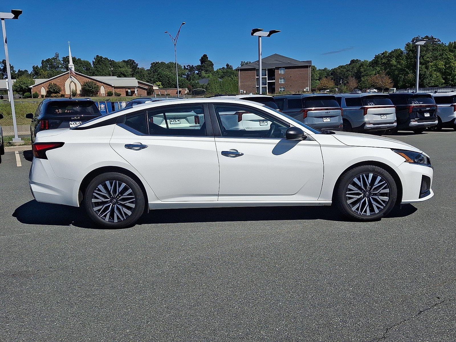 Used 2025 Nissan Altima Sedan