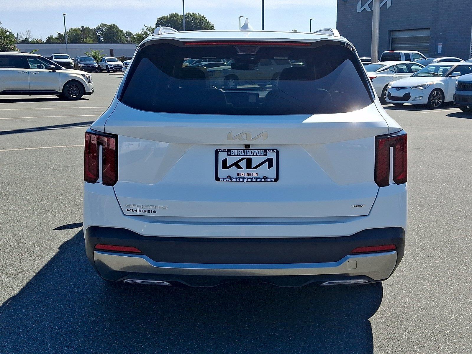 Used 2025 Kia Sorento Hybrid SUV