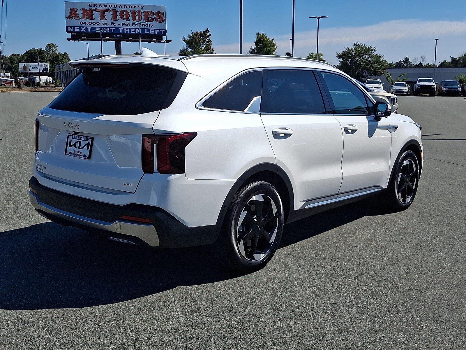 Used 2025 Kia Sorento Hybrid SUV
