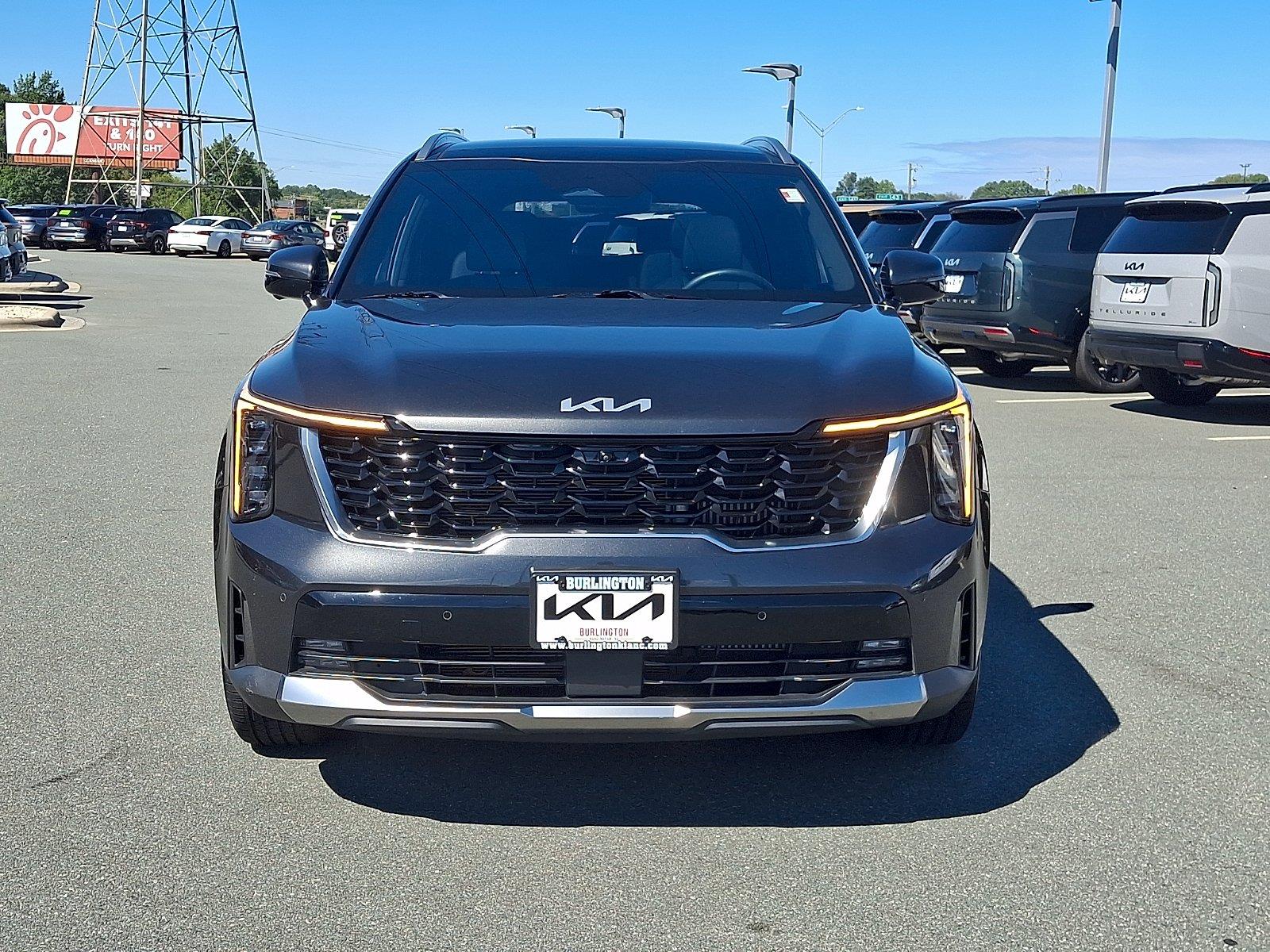 Used 2025 Kia Sorento Hybrid SUV