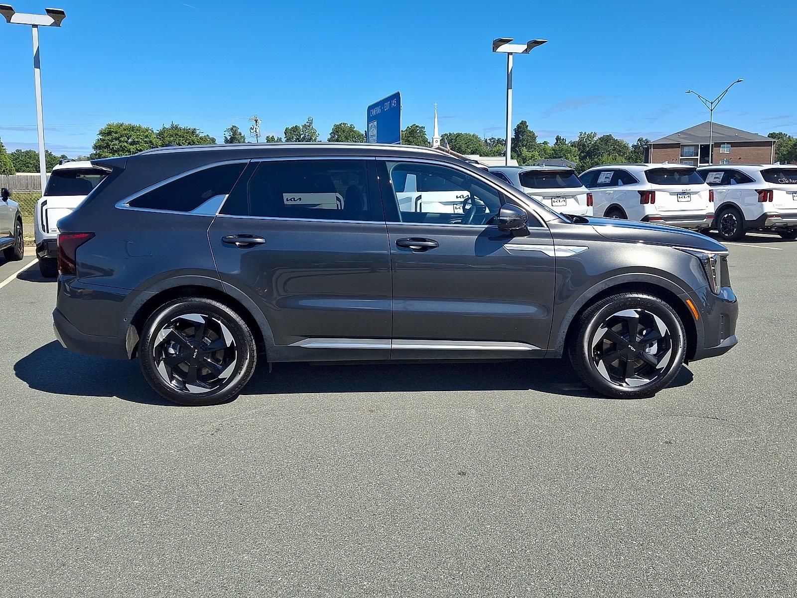 Used 2025 Kia Sorento Hybrid SUV