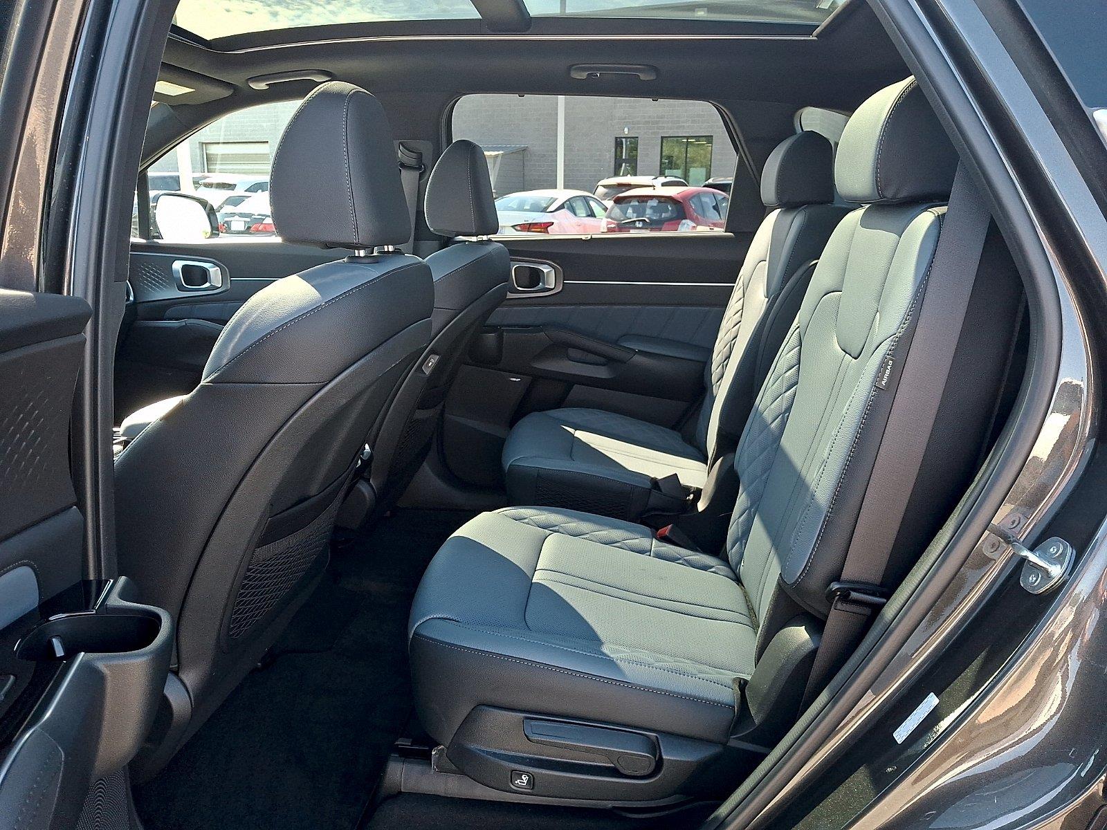 Used 2025 Kia Sorento Hybrid SUV