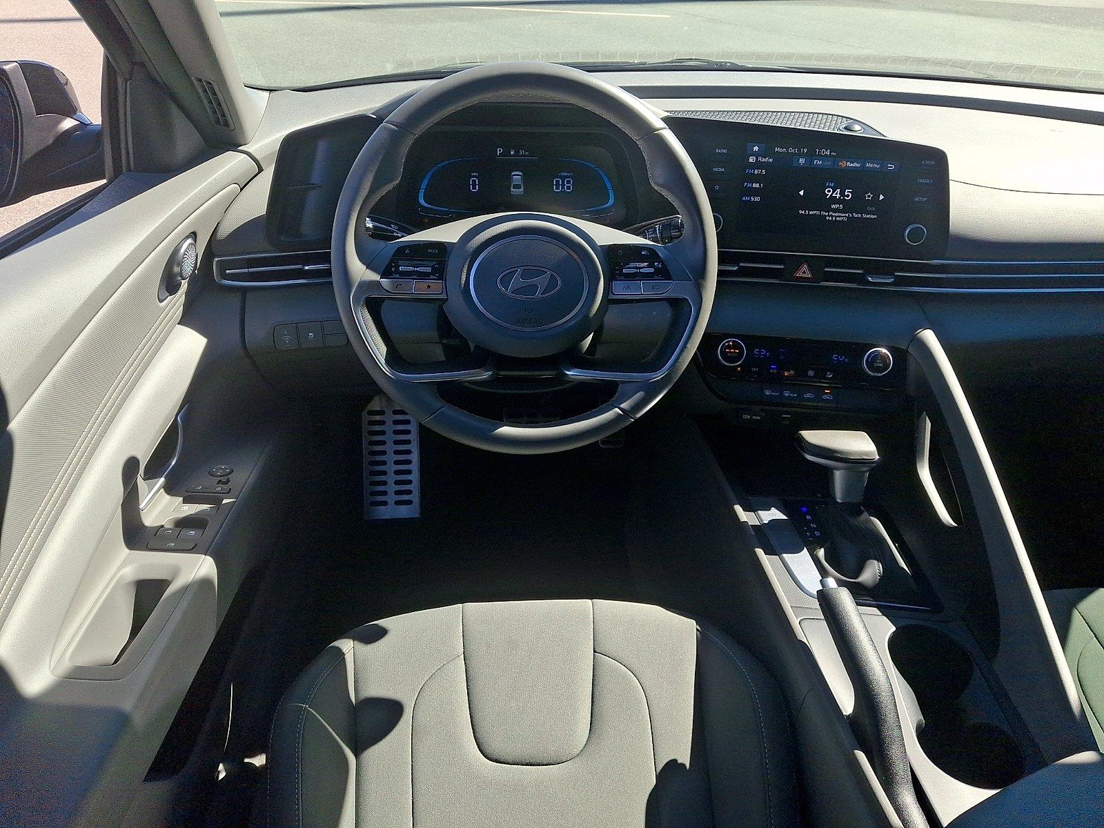 Used 2025 Hyundai Elantra Sedan
