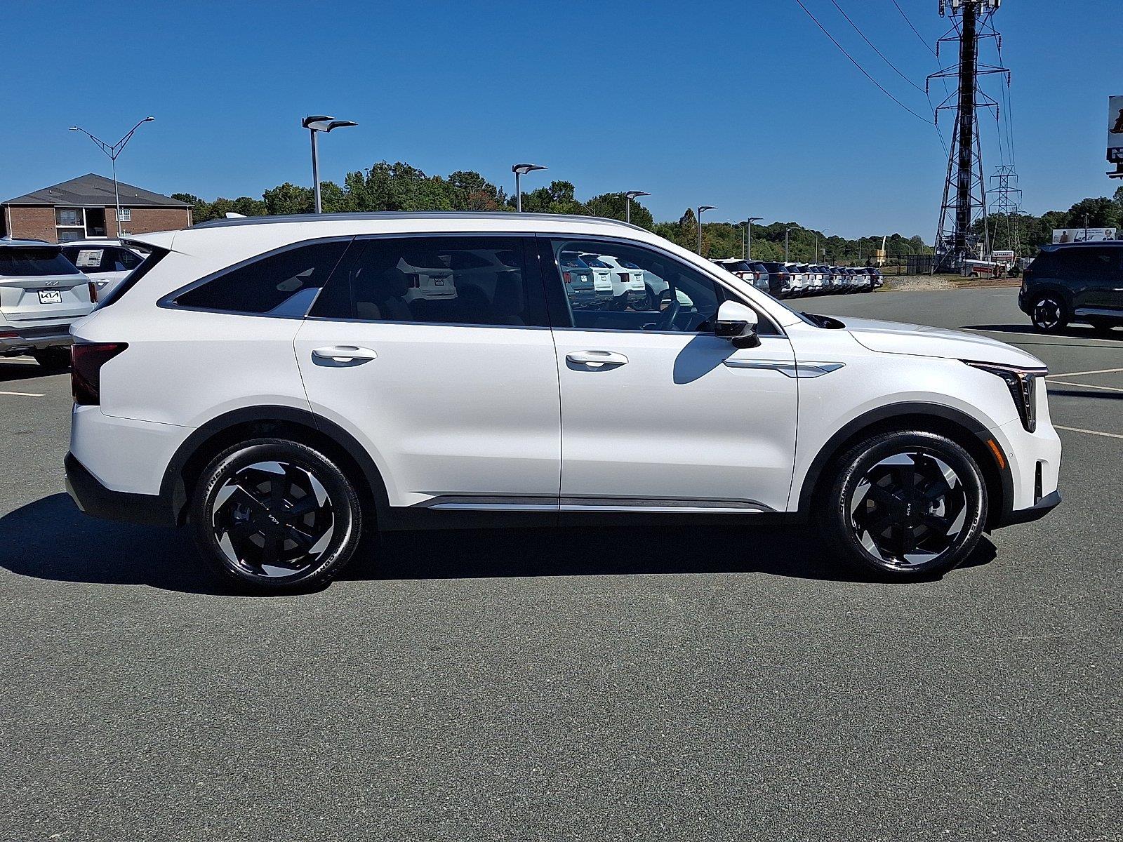 Used 2025 Kia Sorento Hybrid SUV