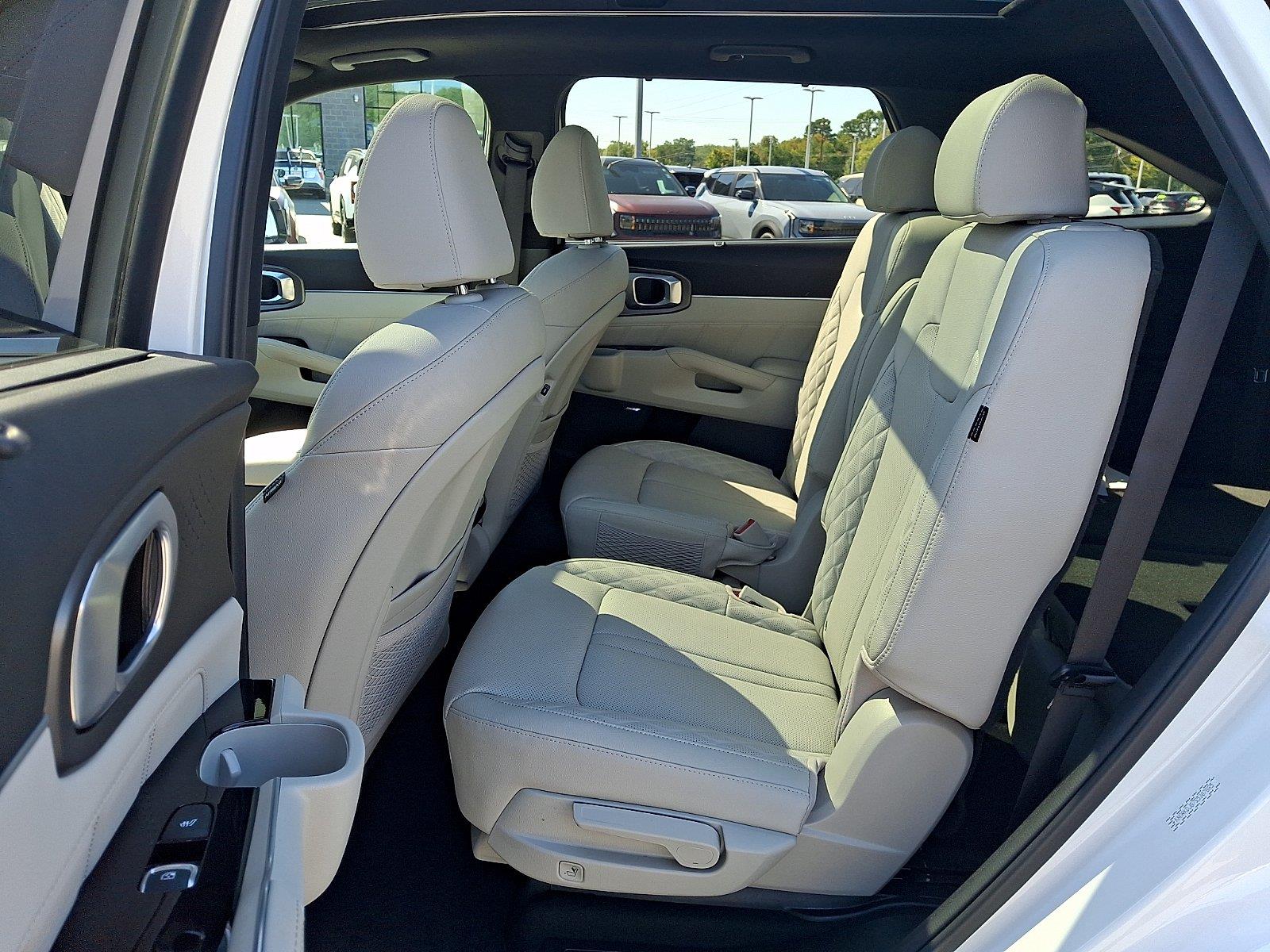 Used 2025 Kia Sorento Hybrid SUV