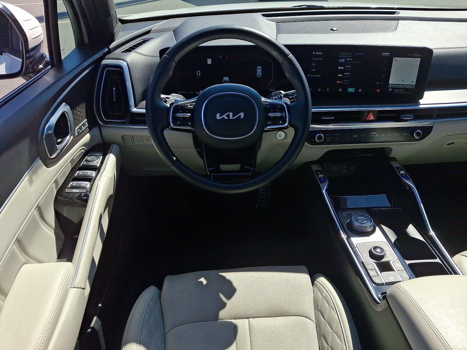 Used 2025 Kia Sorento Hybrid SUV