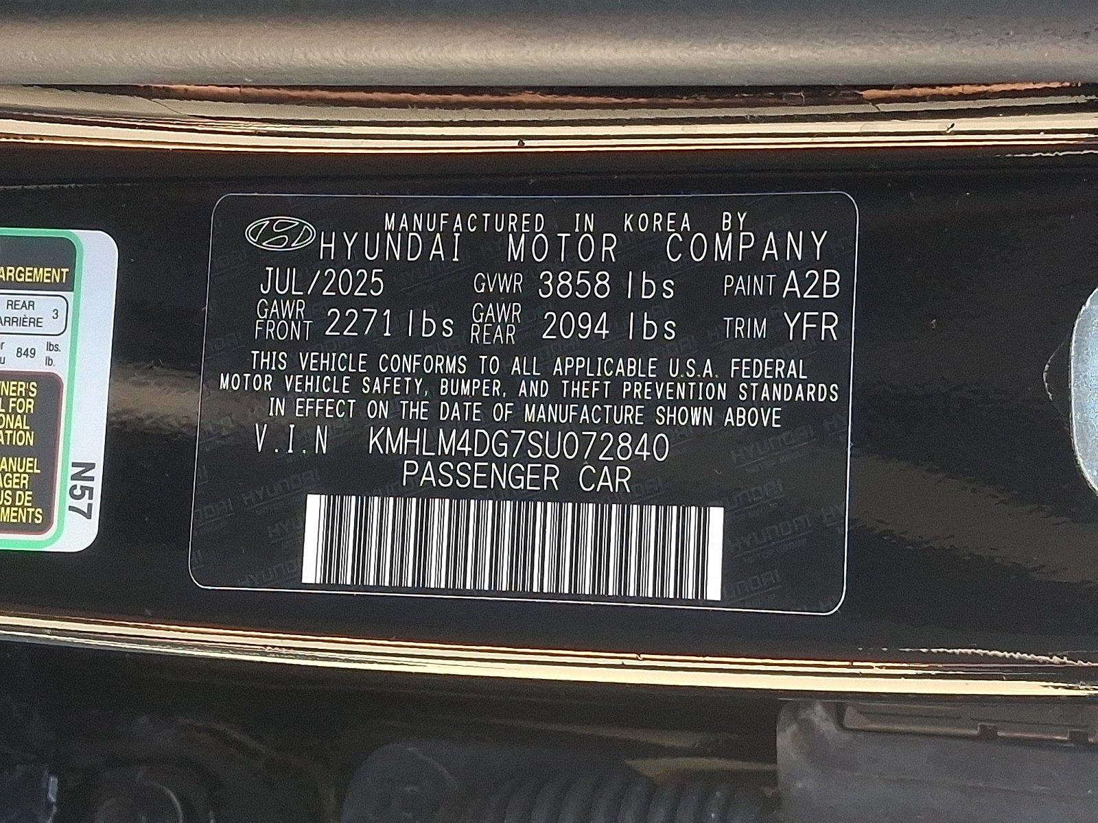 Used 2025 Hyundai Elantra Sedan