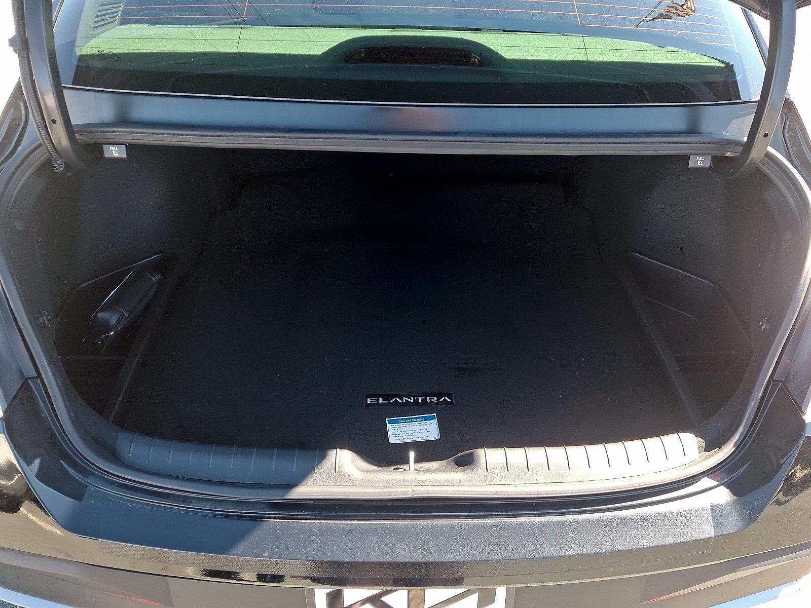 Used 2025 Hyundai Elantra Sedan