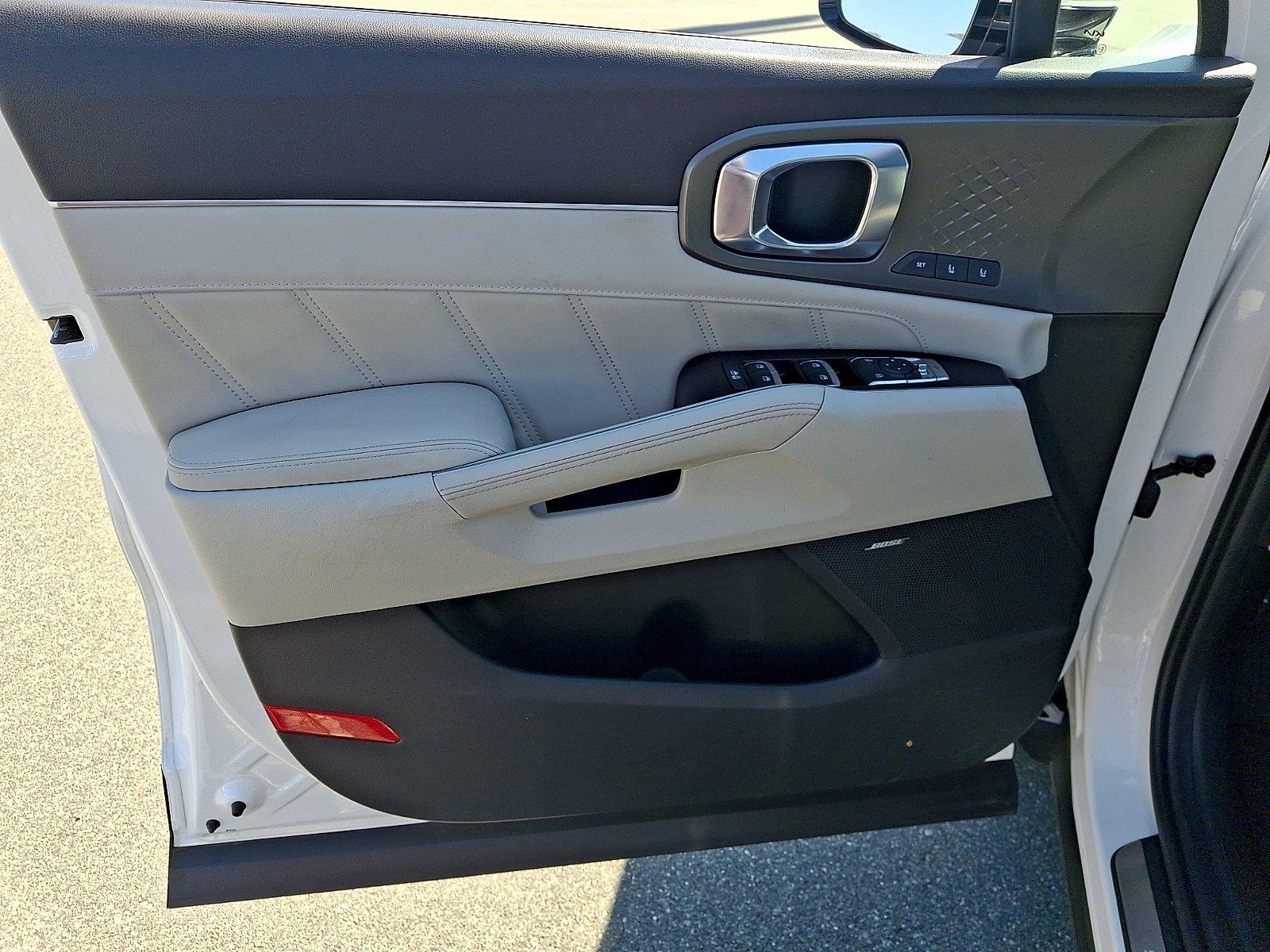 Used 2025 Kia Sorento Hybrid SUV