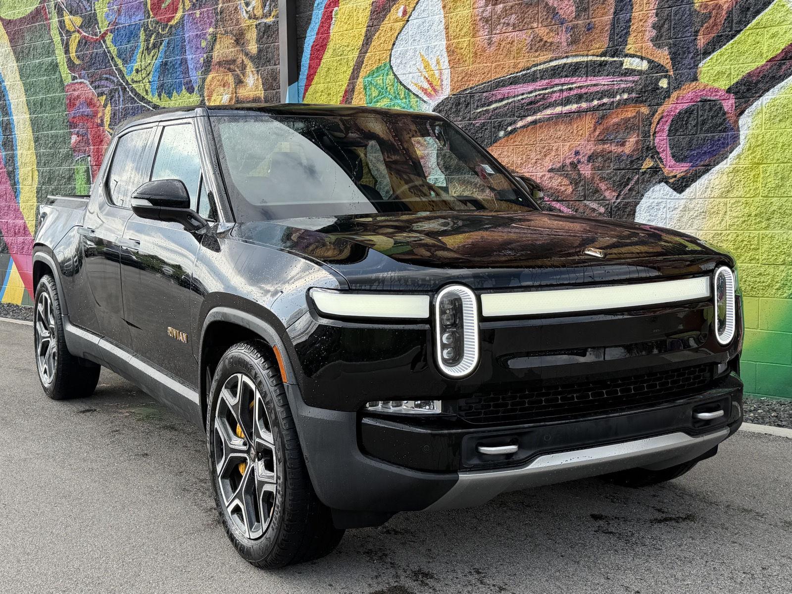 View vehicle photo 2