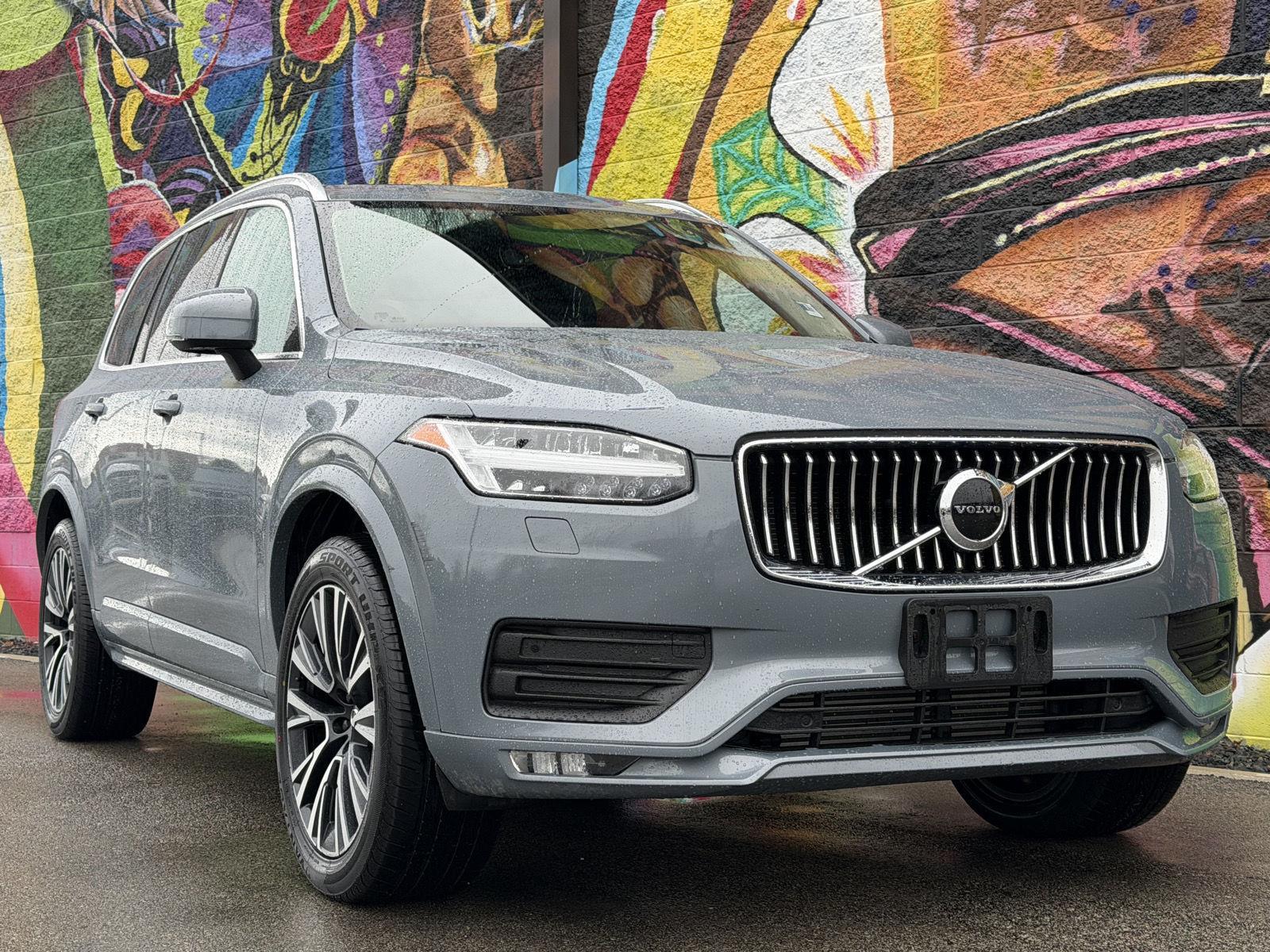 Gray (Thunder Grey Metallic) 2022 Volvo XC90 T6 Momentum 7-Passenger AWD SUV / Crossover All-Wheel Drive Automatic