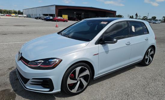 White Silver Metallic 2018 Volkswagen Golf GTI 2.0T SE 4-Door FWD Hatchback Front-Wheel Drive Manual