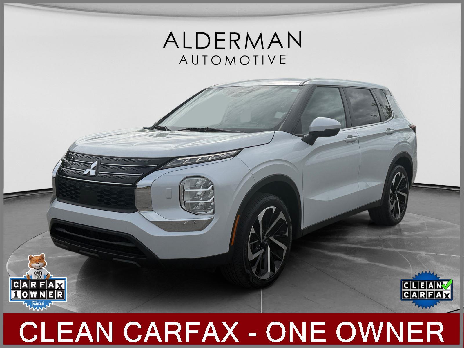 White Diamond 2022 Mitsubishi Outlander ES S-AWC SUV / Crossover All-Wheel Drive Continuously Variable Transmission